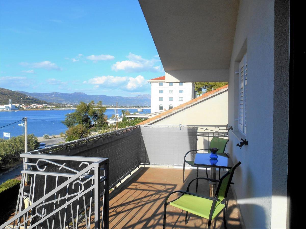 Apartments Bresan Trogir Exterior photo