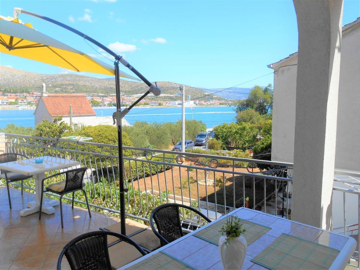 Apartments Bresan Trogir Exterior photo