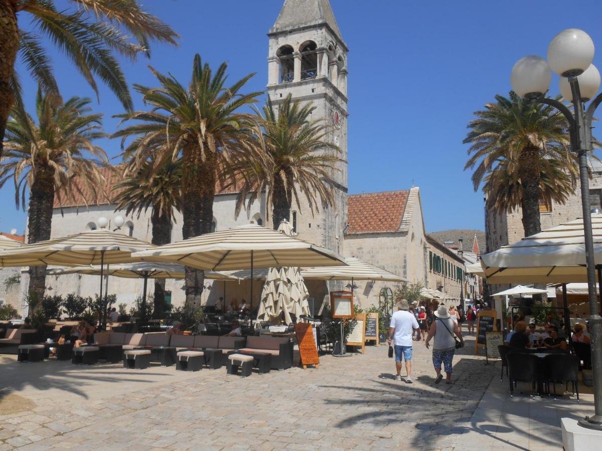 Apartments Bresan Trogir Exterior photo