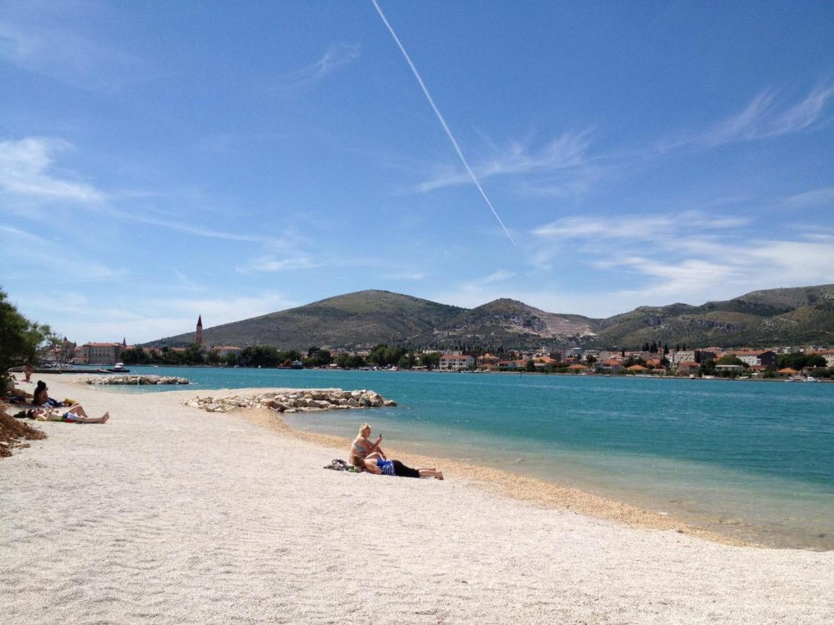 Apartments Bresan Trogir Exterior photo