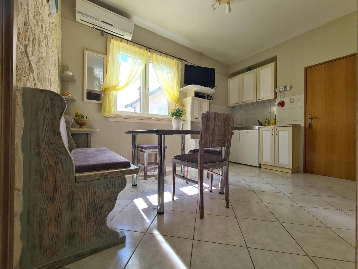 Apartments Bresan Trogir Exterior photo