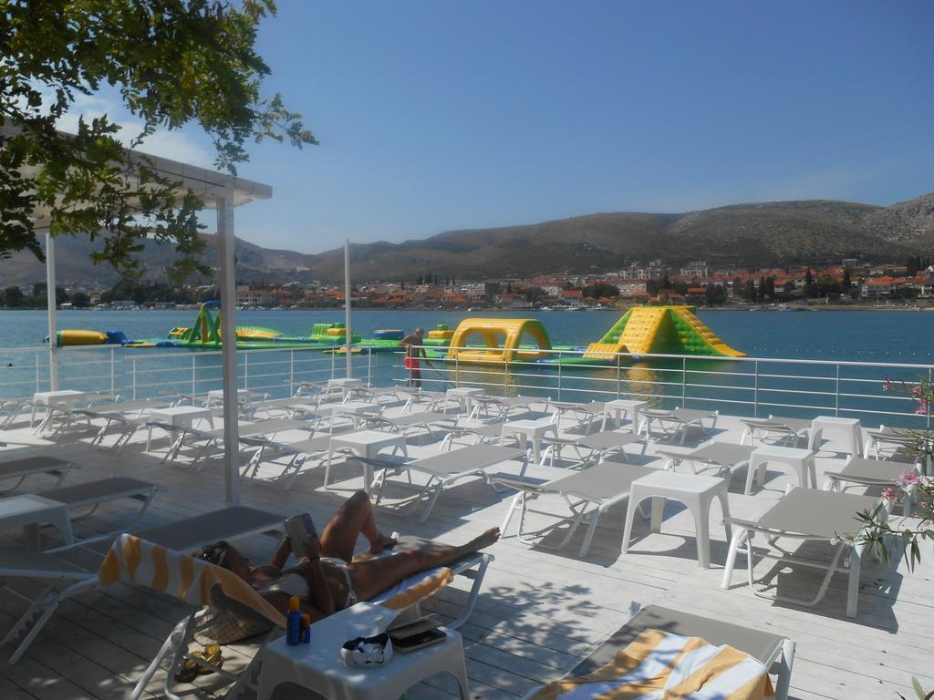 Apartments Bresan Trogir Exterior photo